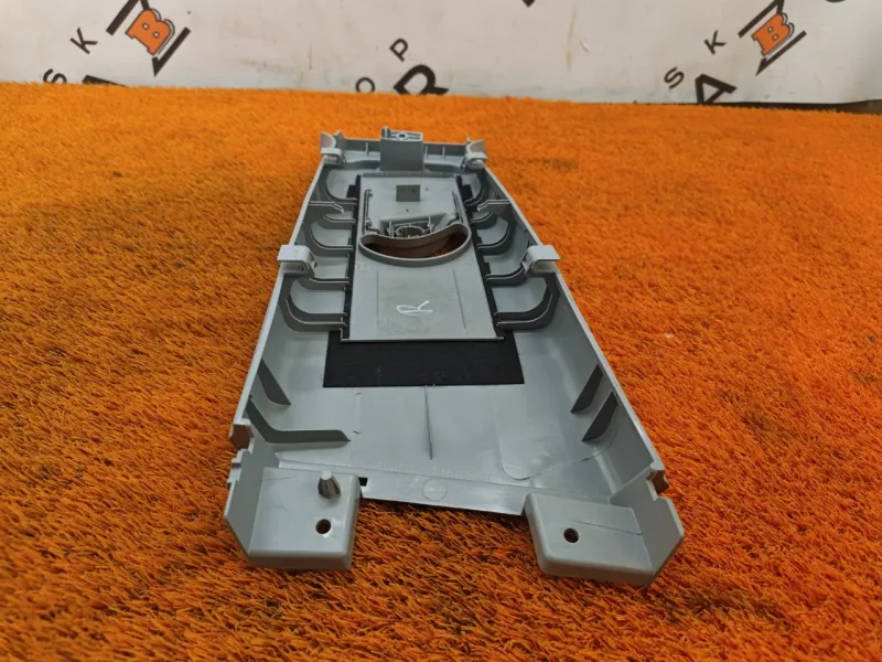 Обшивка центральной стойки