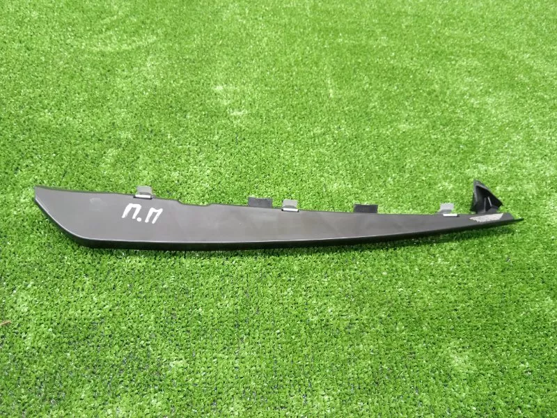 Кронштейн уплотнителя двери