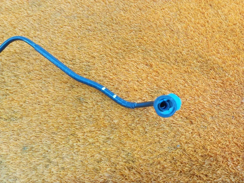 Трубка топливная