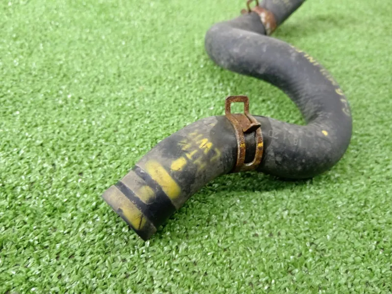 Патрубок радиатора