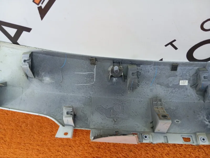 Накладка крышки багажника