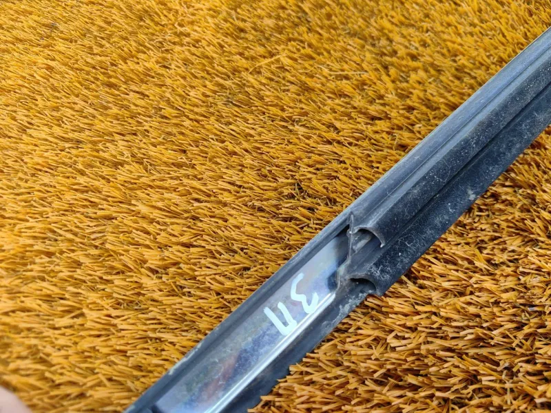 Молдинг стекла