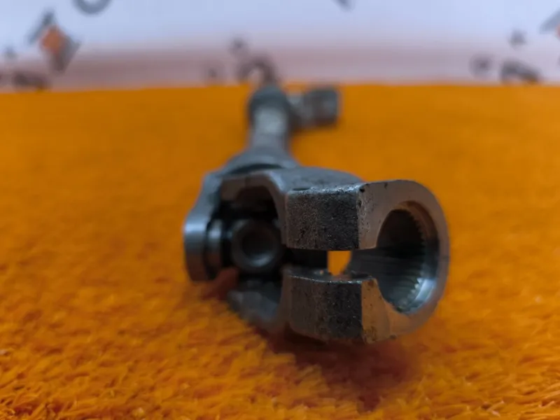 Рулевой карданчик