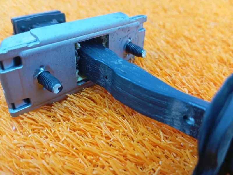 Ограничитель двери