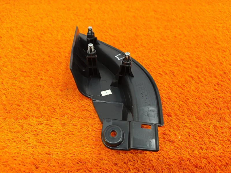 Уголок двери