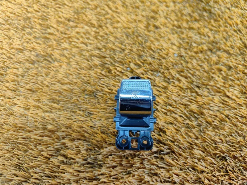 Кнопка стеклоподъемника