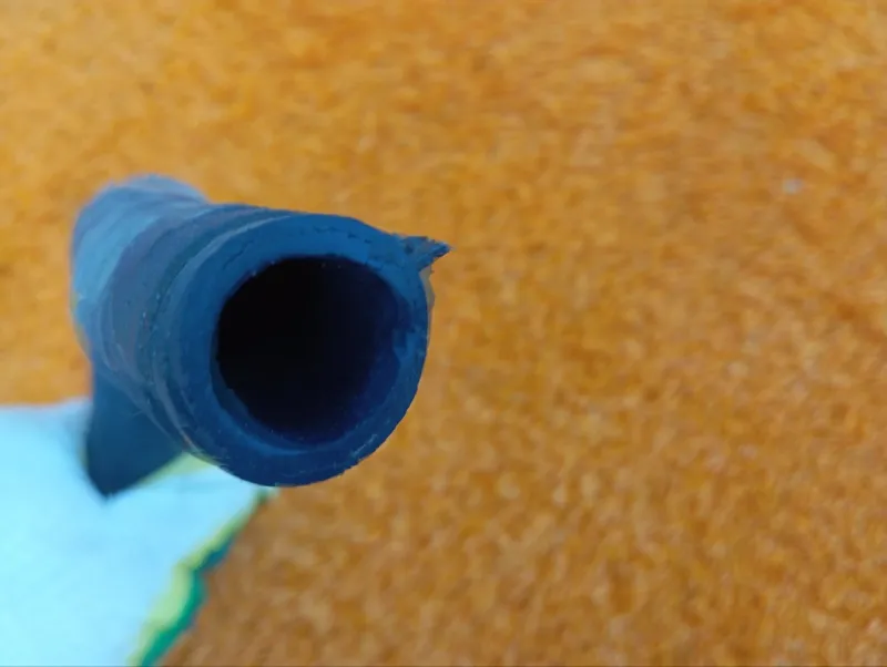 Патрубок радиатора