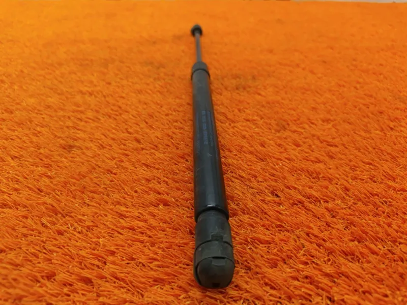 Амортизатор капота