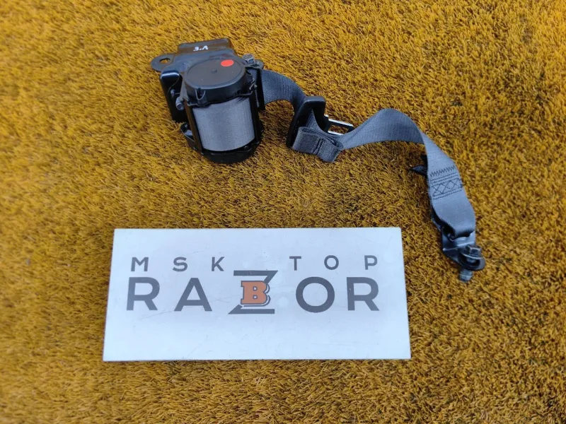 Ремень безопасности