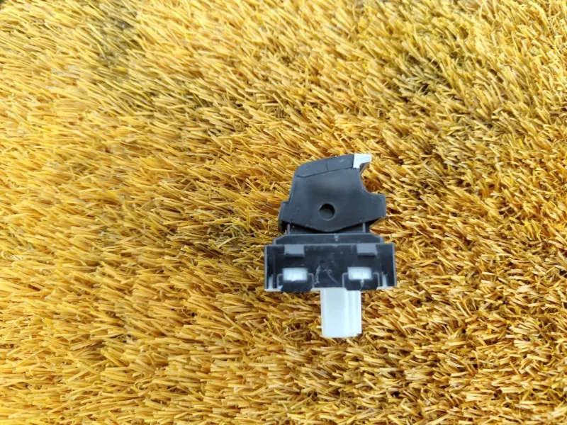 Кнопка стеклоподъемника