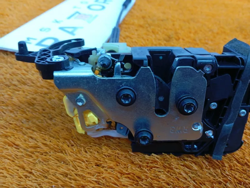 Замок двери