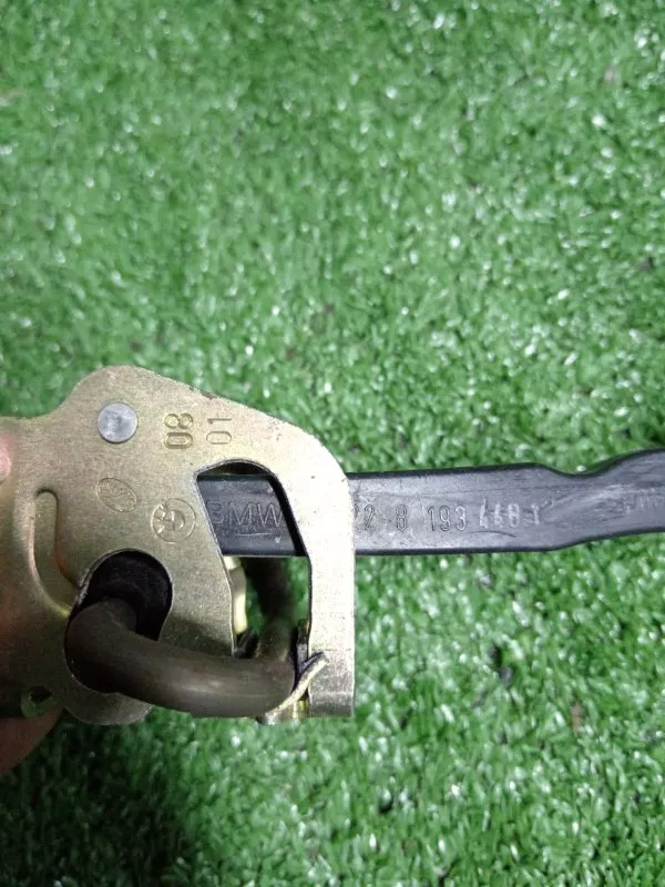 Ограничитель двери