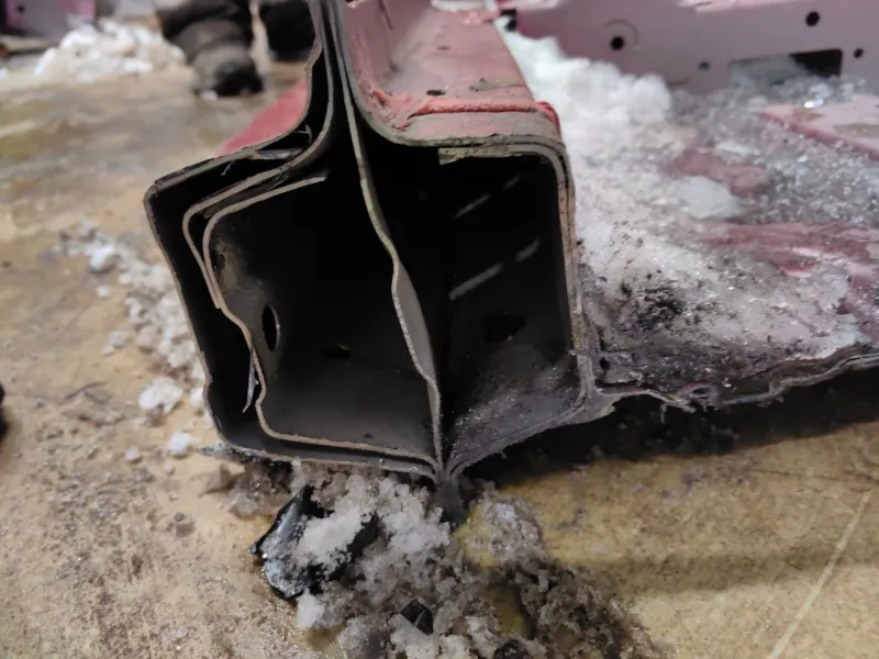 Порог с центральной стойкой