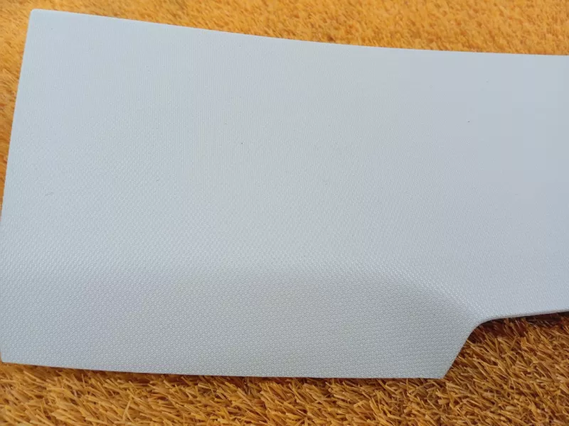 Обшивка двери багажника