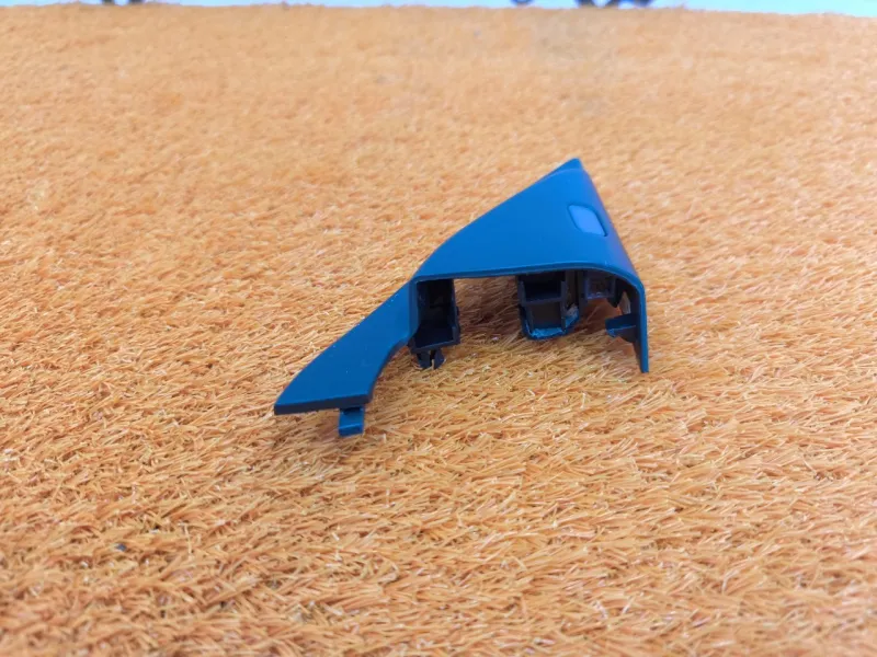 Уголок двери