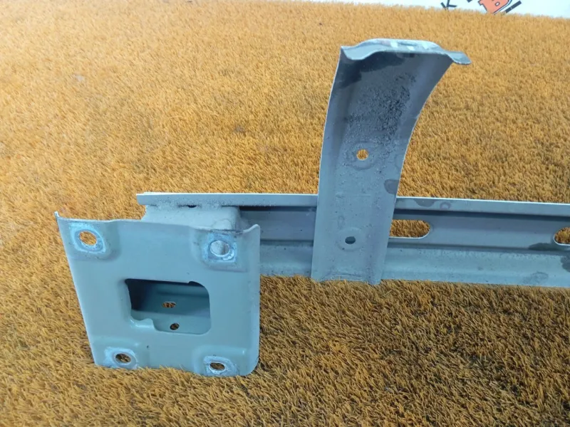 Усилитель бампера