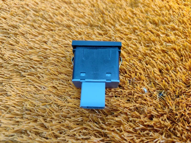 Кнопка обогрева сидений