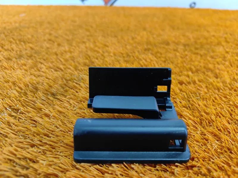 Заглушка полозьев сиденья