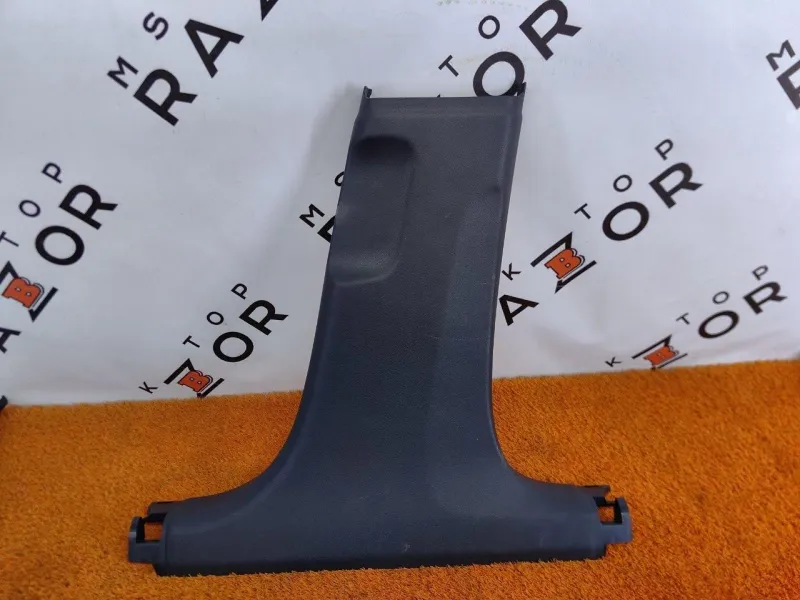 Обшивка центральной стойки