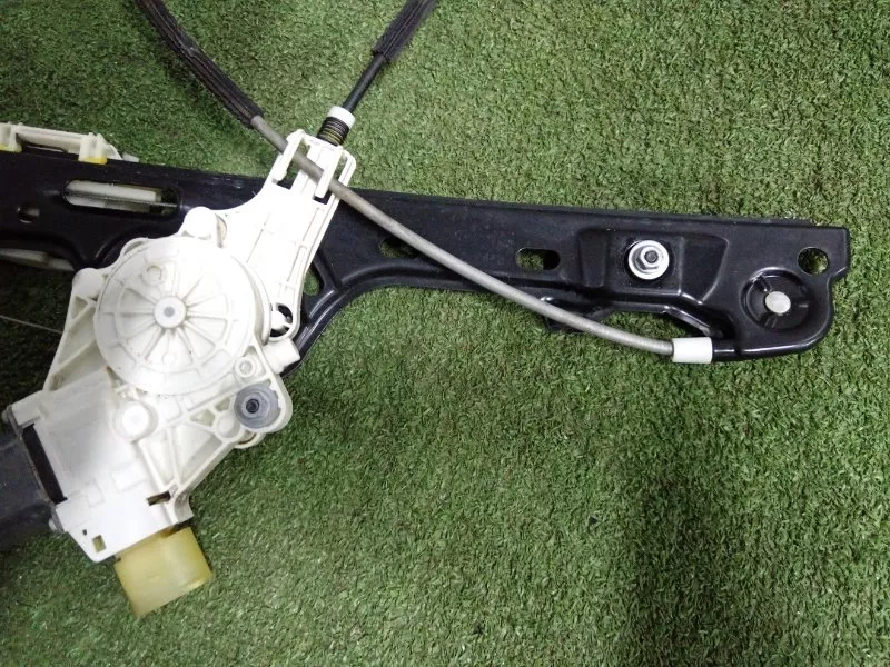 Стеклоподъемник BMW 1-Series 2008 51337138465 E87, передний левый