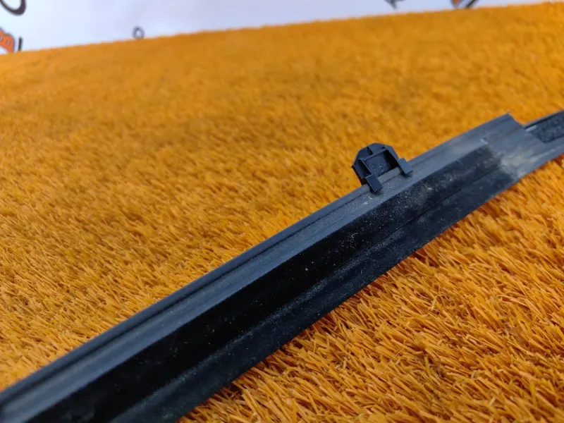 Молдинг стекла