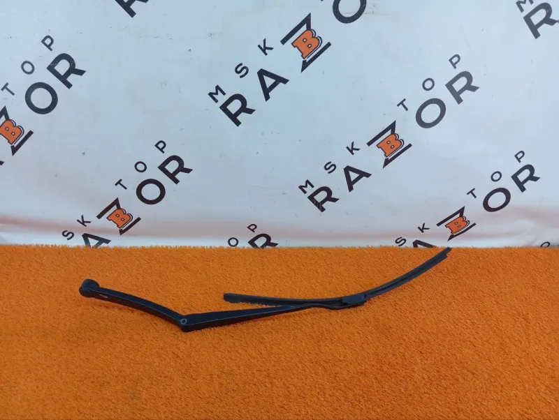 поводок стеклоочистителя