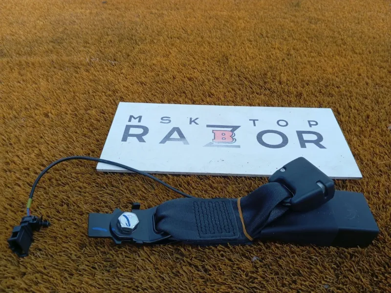 Ответная часть ремня безопасности