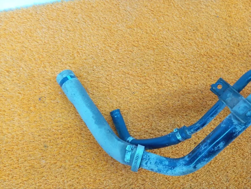 Горловина топливного бака