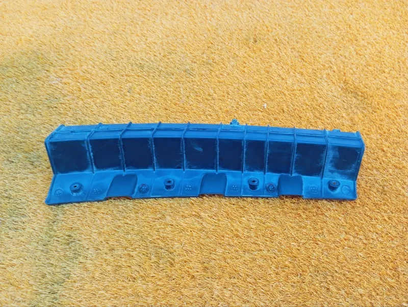 Решетка под лобовое стекло