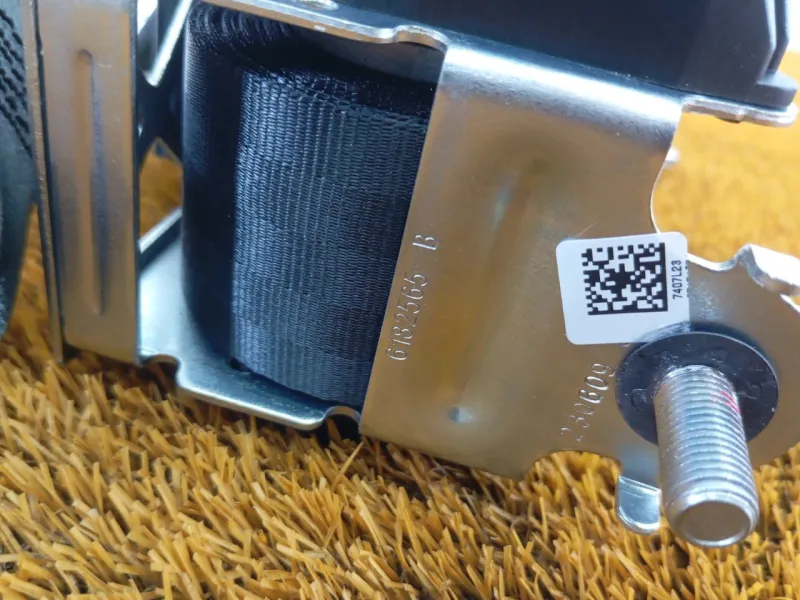 Ремень безопасности