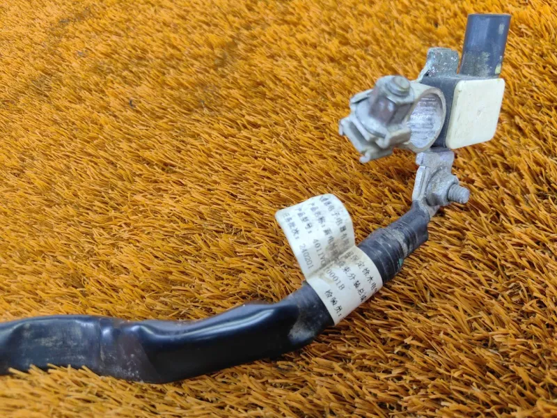 Клемма аккумулятора