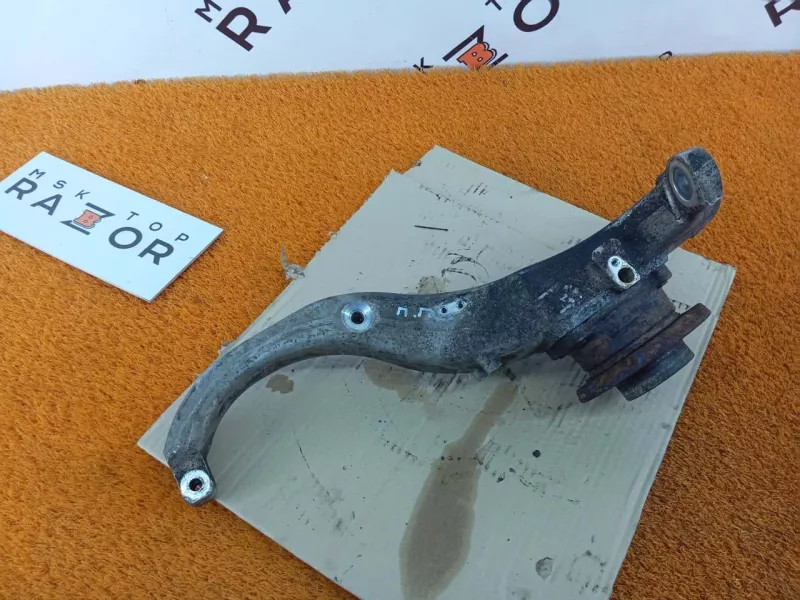 Кулак поворотный