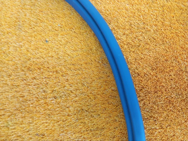 Уплотнитель проема двери