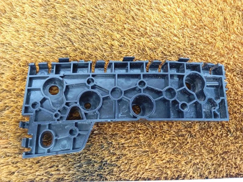 Крепление бампера