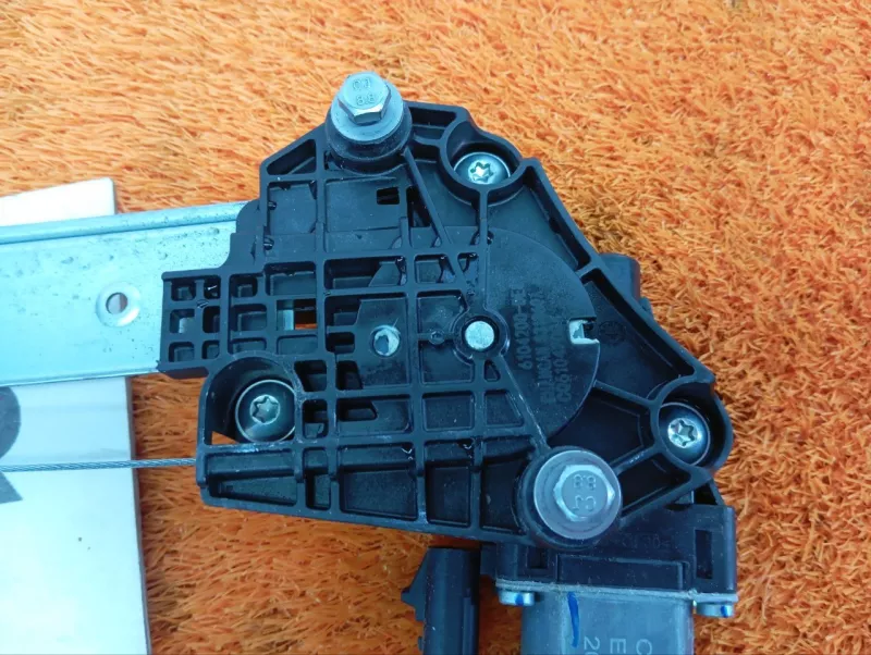 Стеклоподъемник