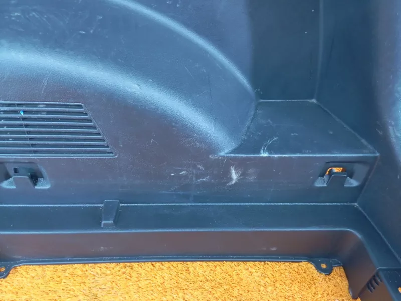 Обшивка багажника