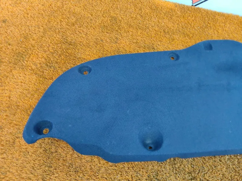 Обшивка крышки багажника