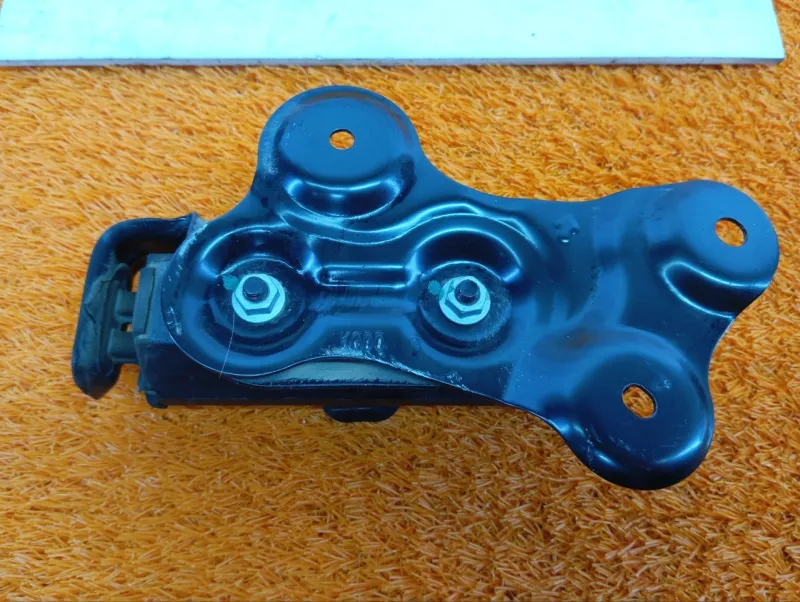 Демпфер крышки багажника