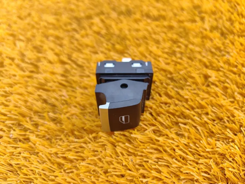 Кнопка стеклоподъемника