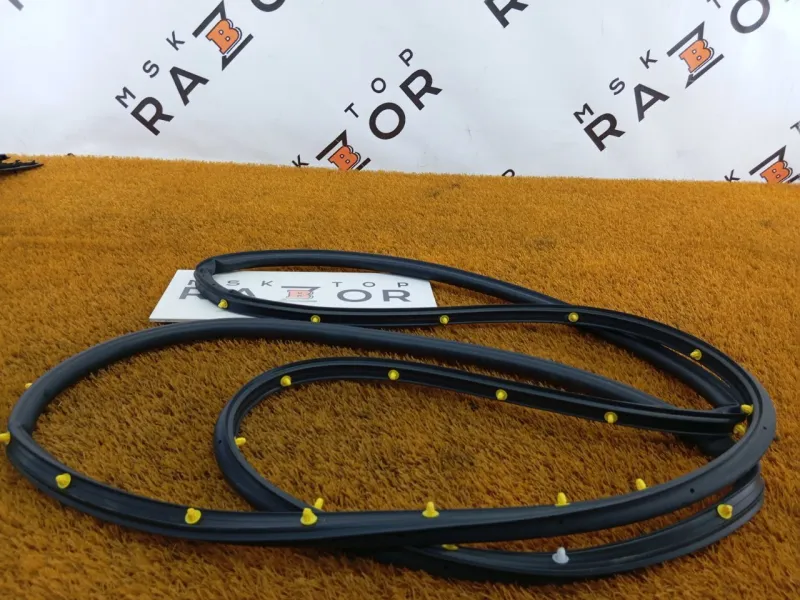 Уплотнитель двери