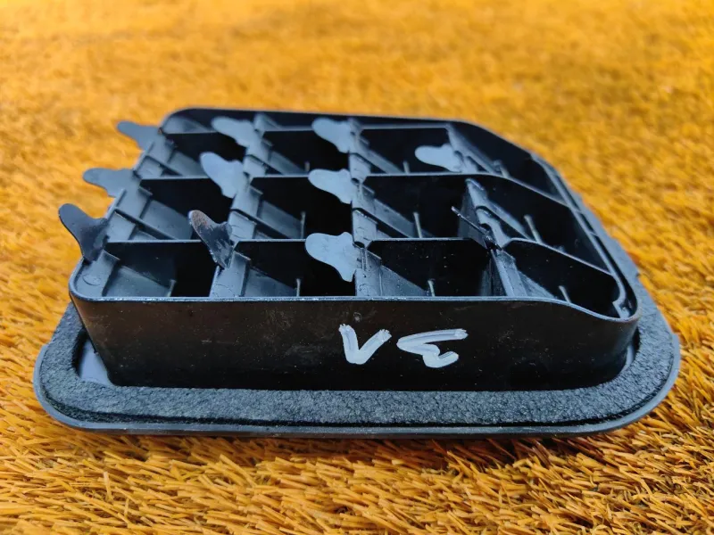 Решетка вентиляционная