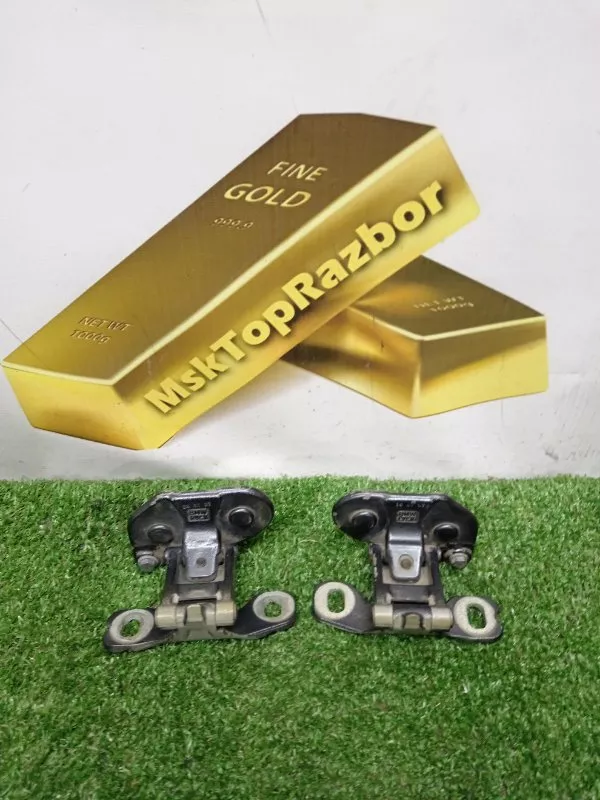 Петля крышки багажника