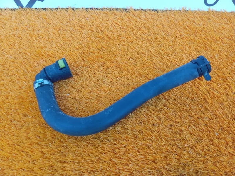 Трубка топливная