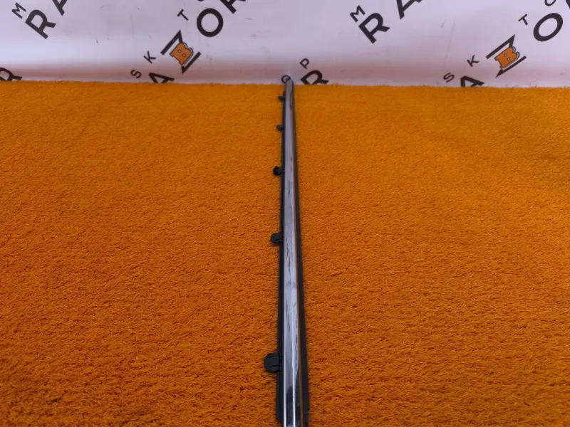 Молдинг стекла