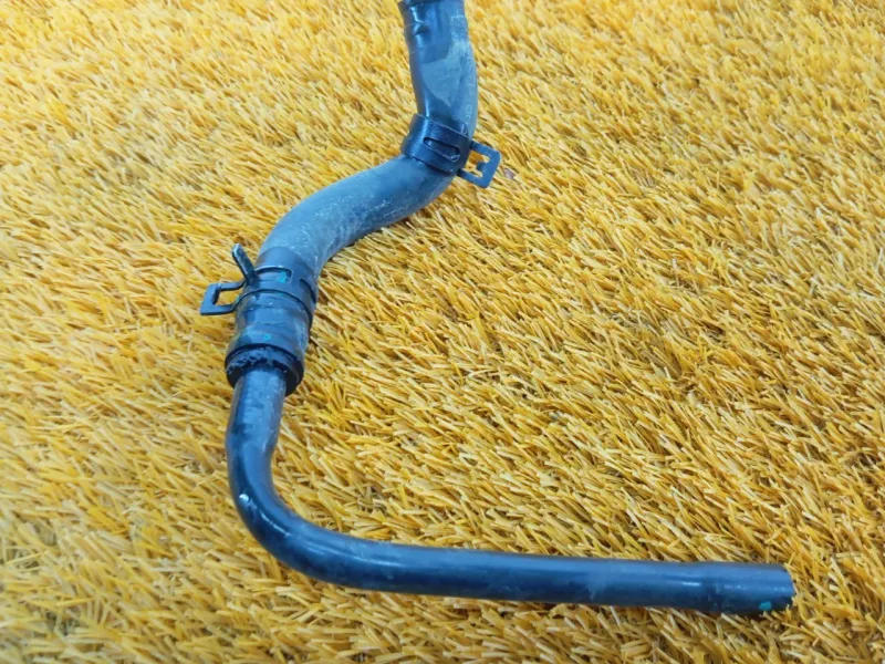 Патрубок радиатора