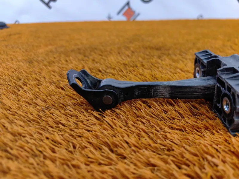 Ограничитель двери