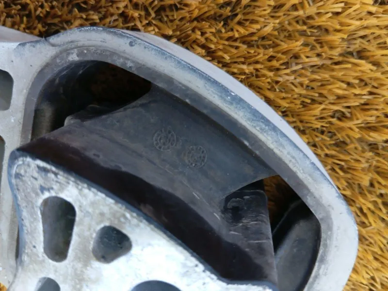 Подушка двигателя