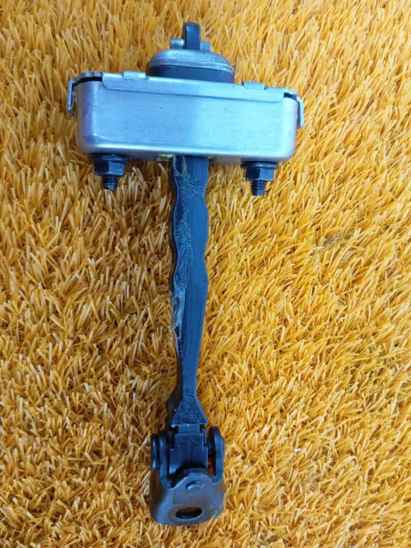 Ограничитель двери