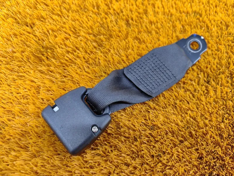 Ответная часть ремня безопасности