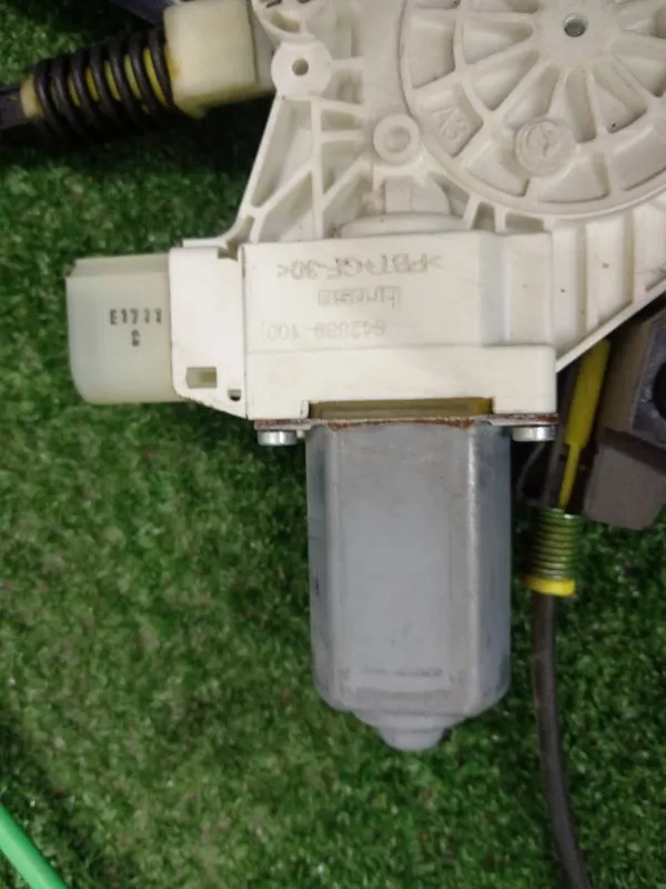 Стеклоподъемник BMW 5-Series 2011 71821329 F10, передний правый